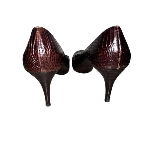 Ann Taylor Dark Brown Alligator Style Textured Leather Pumps Size 8 - Picture 5 of 5